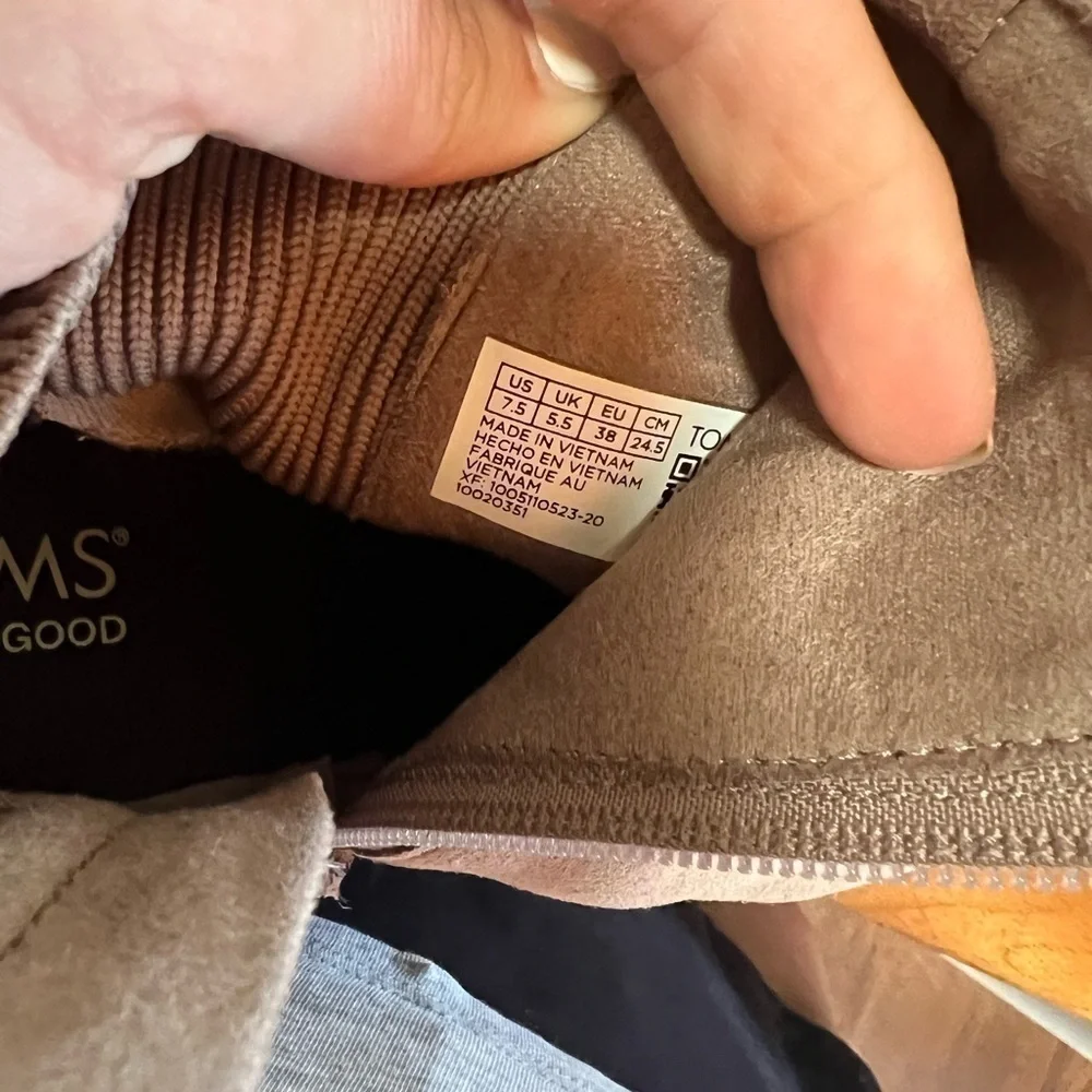 New Toms Women’s Suede Booties Size: 7.5 tan brown - Picture 6 of 7